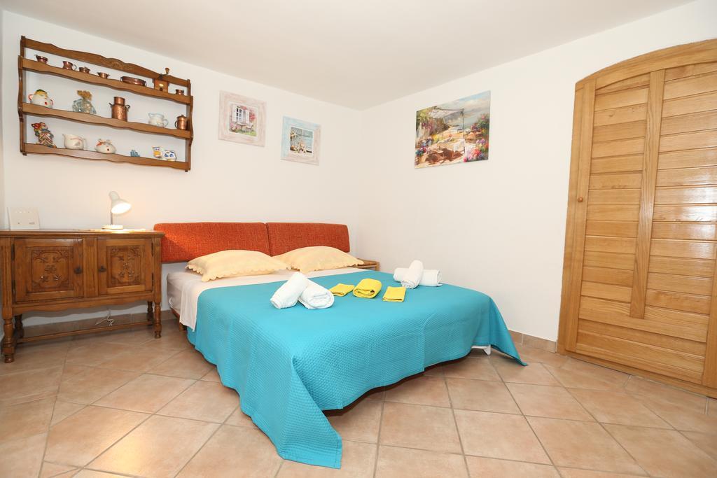 Studio Apartment Tea Baška Eksteriør bilde