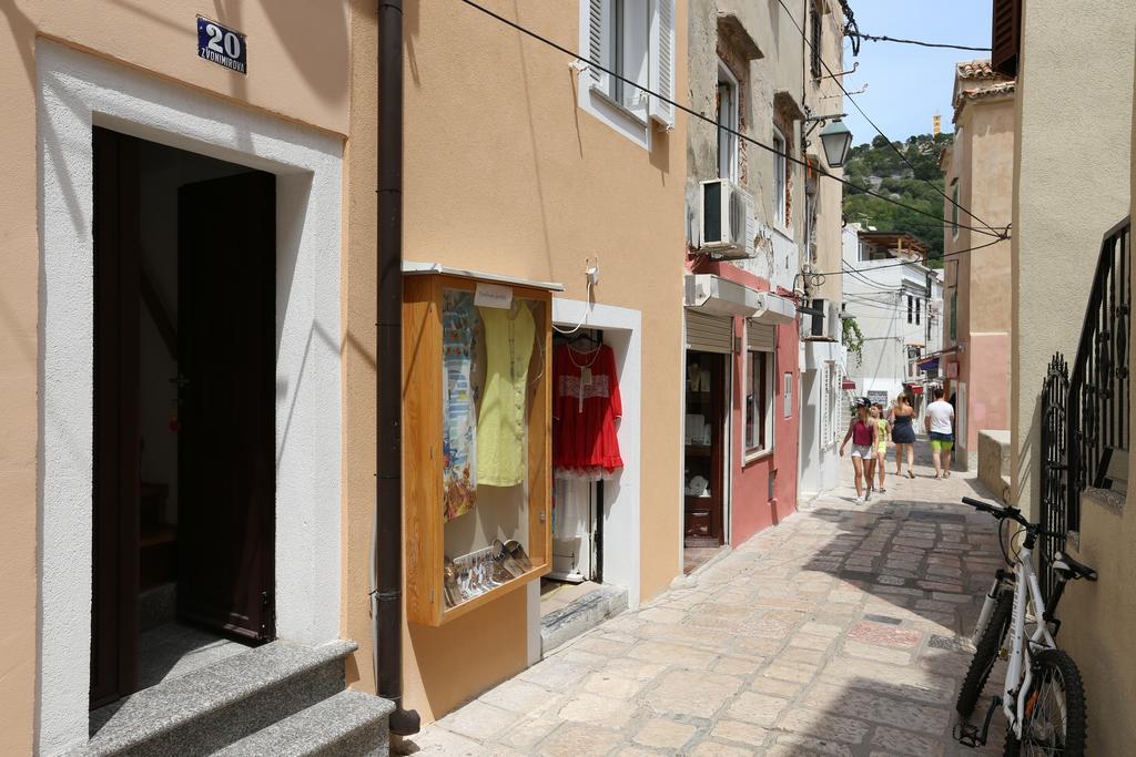 Studio Apartment Tea Baška Eksteriør bilde