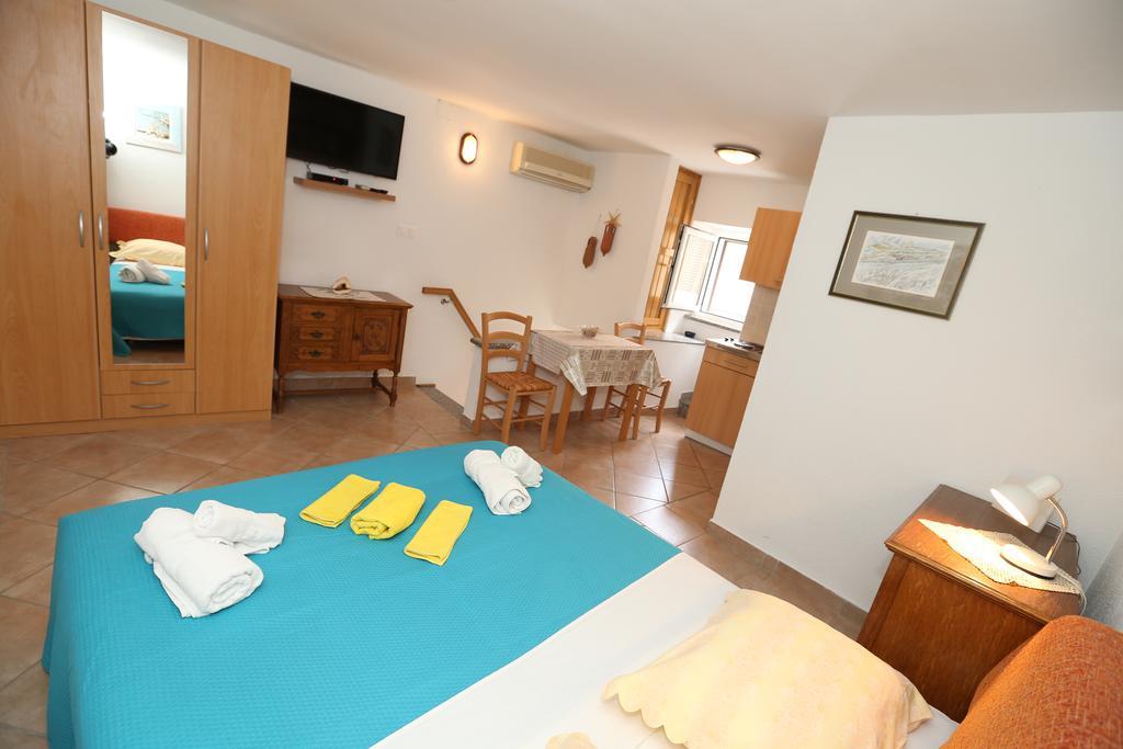 Studio Apartment Tea Baška Eksteriør bilde