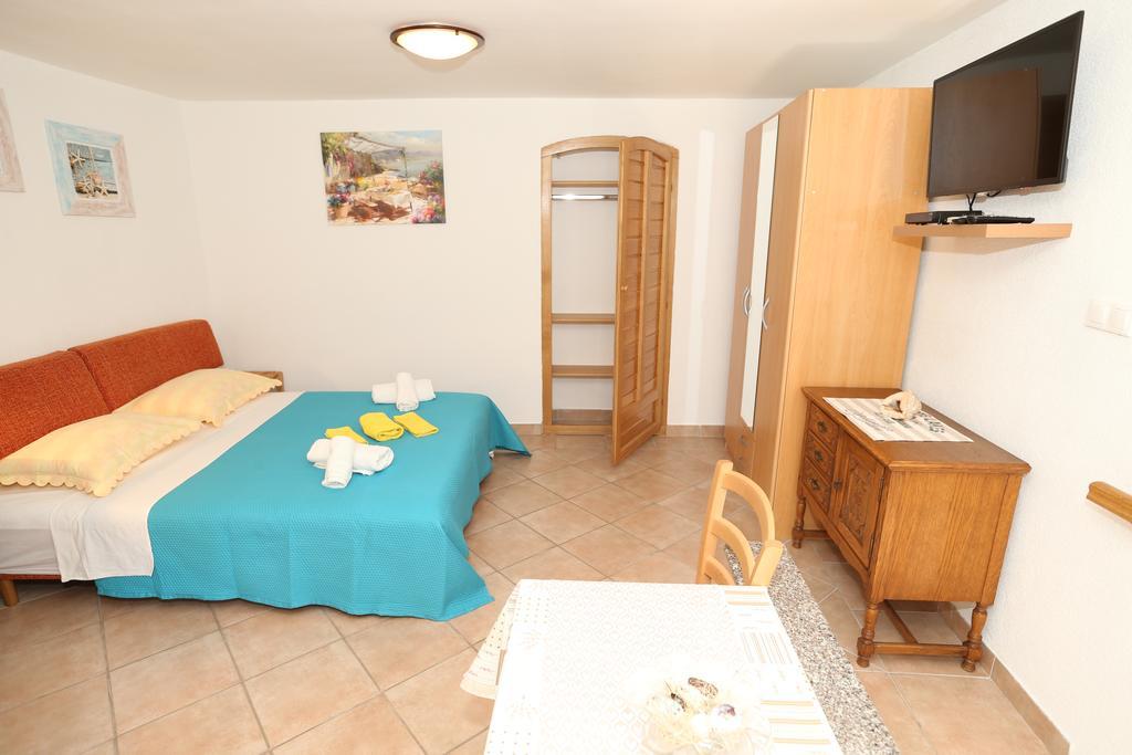 Studio Apartment Tea Baška Eksteriør bilde