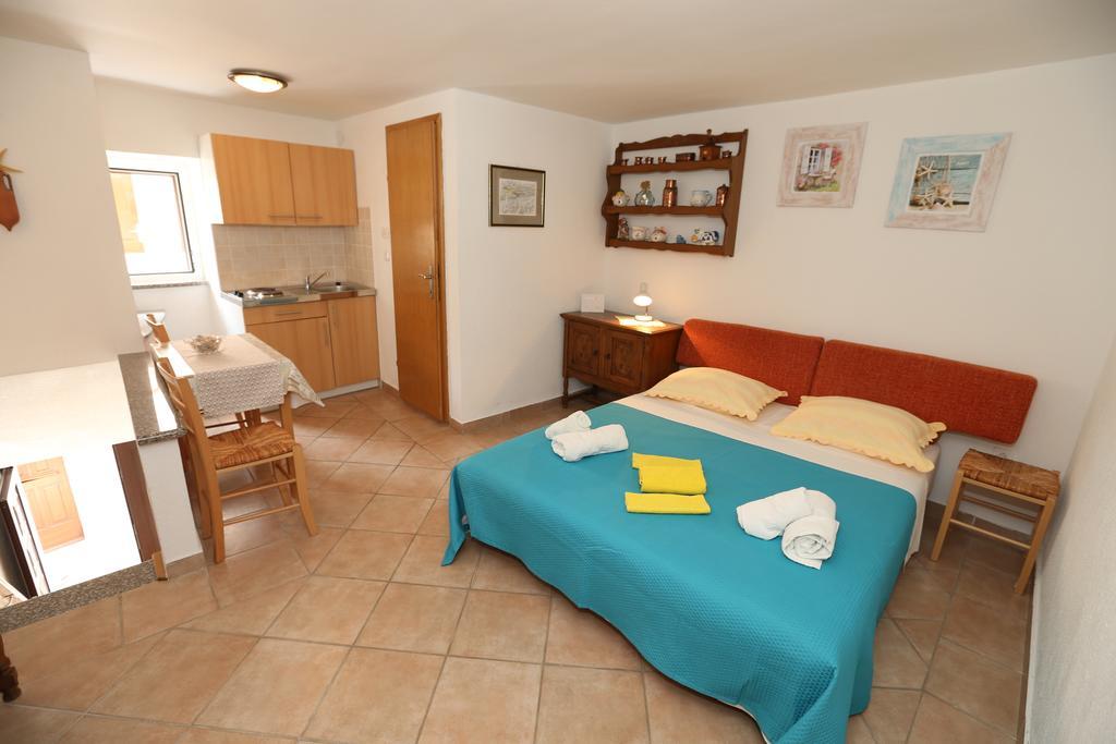 Studio Apartment Tea Baška Eksteriør bilde