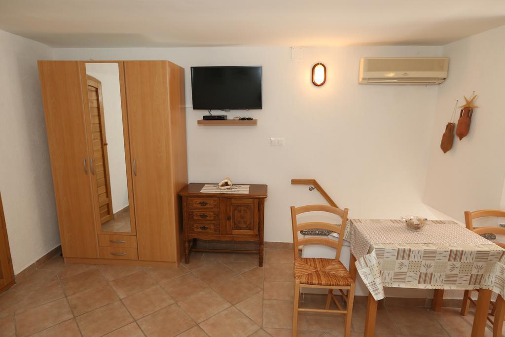 Studio Apartment Tea Baška Eksteriør bilde